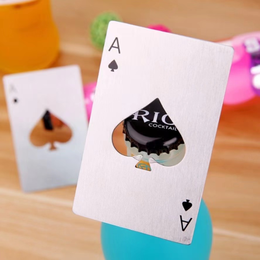 Apribottiglie per birra Poker  - Healthy Kitchen Gadgets recensione e prezzo